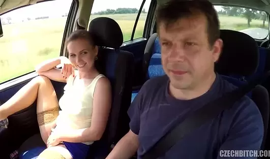 Чешская проститутка лихо отработала бабло обеими дырками прямо в машине